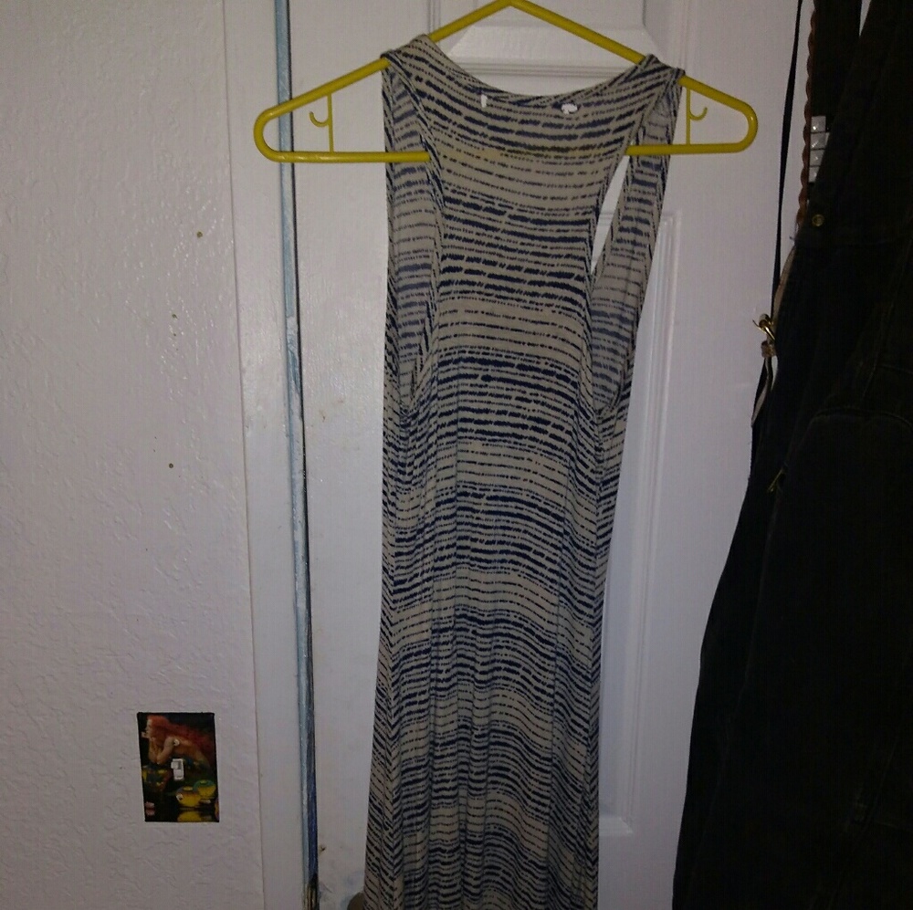 Dress - Picture 2 of 4